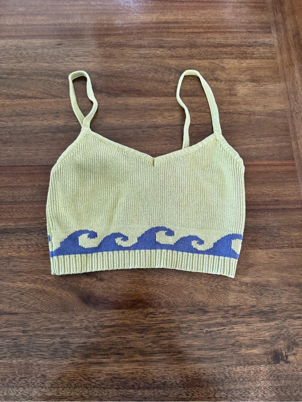 La Hearts by Pacsun Lime Green Knit Crop Tank with Blue/purple wave Accent